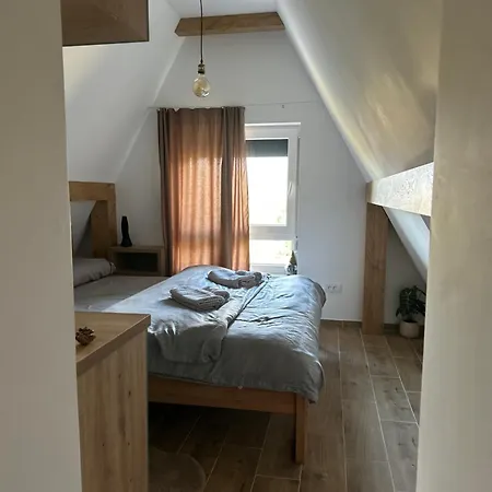 Διαμέρισμα Zmaj 28 *